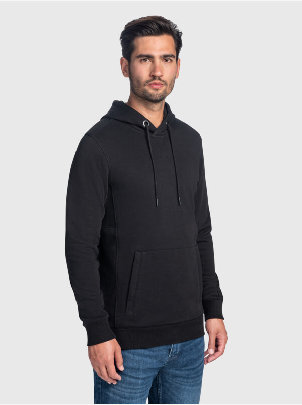 Girav Harvard lange zwarte regular fit hoodie voor heren. Heeft een buikzak met twee roestvrijstalen YKK-ritsen aan de zijkanten.